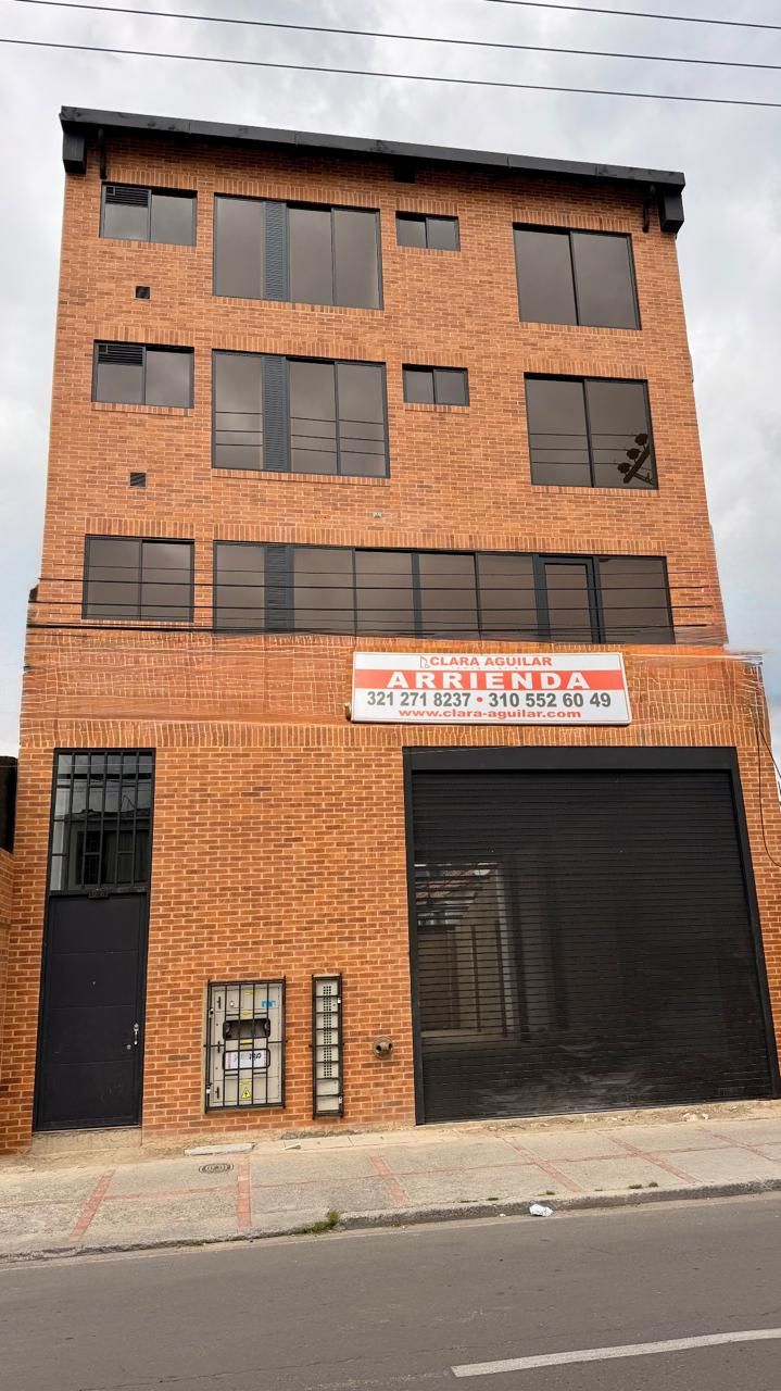 Local Comercial en arriendo Cundinamarca Chía Br Los Urapanes 200 m2 Habitaciones 0 Baños 2 Garajes 0 Precio $8500000