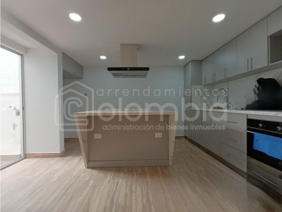 Apartamento en arriendo Antioquia Envigado Milán - Vallejuelos 150 m2 Habitaciones 4 Baños 3 Garajes 2 Precio $6000000