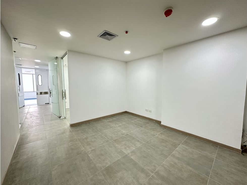 Oficina en arriendo Antioquia Medellín San Diego 94 m2 Habitaciones 0 Baños 1 Garajes 3 Precio $9000000