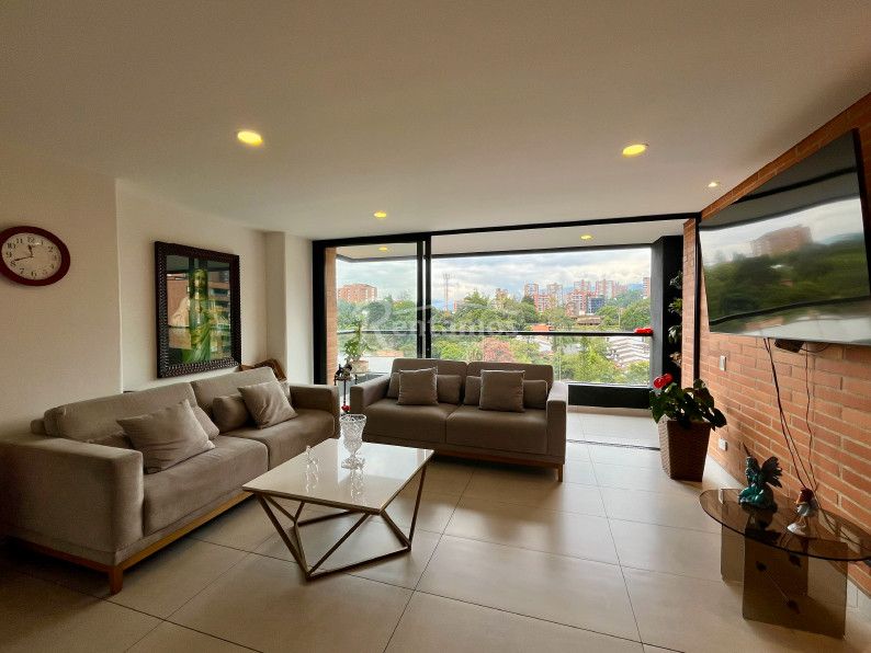 Apartamento en venta Antioquia Envigado Uribe Ángel 104 m2 Habitaciones 3 Baños 2 Garajes 2 Precio $750000000