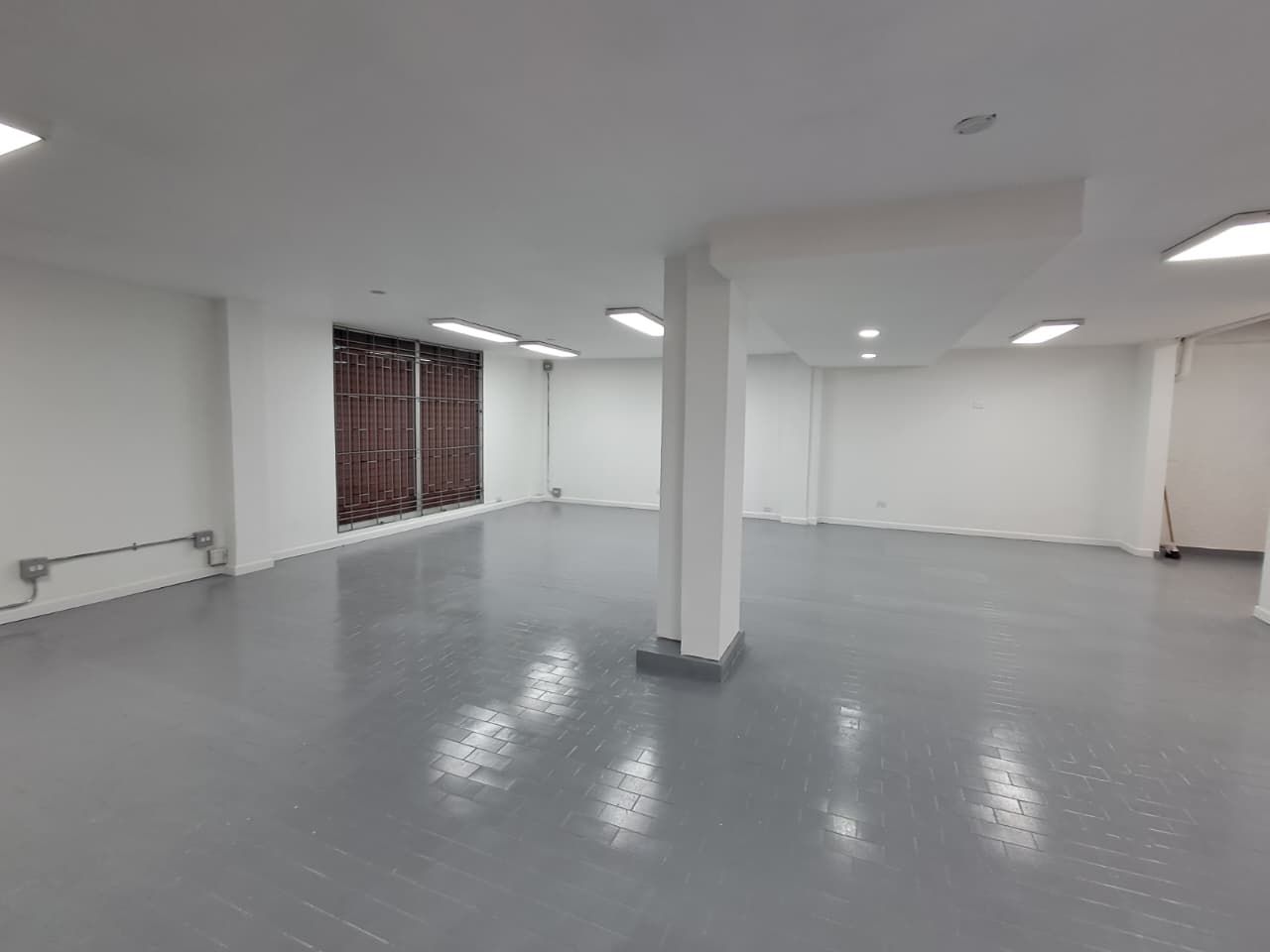 Local en arriendo Antioquia Medellín Florida Nueva 98 m2 Habitaciones 0 Baños 2 Garajes 0 Precio $4800000