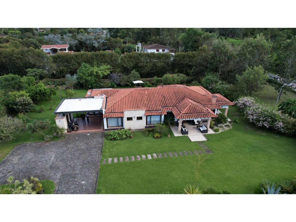 Casa Campestre en venta Antioquia La Ceja La Ceja 350 m2 Habitaciones 5 Baños 5 Garajes 3 Precio $3200000000