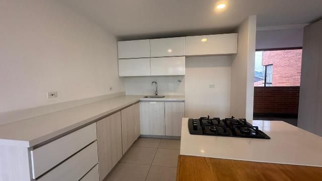 Apartamento en arriendo Antioquia Envigado Jardines 85 m2 Habitaciones 2 Baños 2 Garajes 1 Precio $4500000
