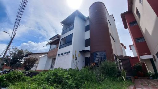 Casa en arriendo Antioquia Rionegro San Antonio 260 m2 Habitaciones 3 Baños 4 Garajes 1 Precio $3900000