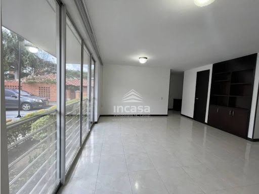 Apartamento en arriendo Valle Del Cauca Cali La Hacienda 105 m2 Habitaciones 3 Baños 2 Garajes 1 Precio $2800000