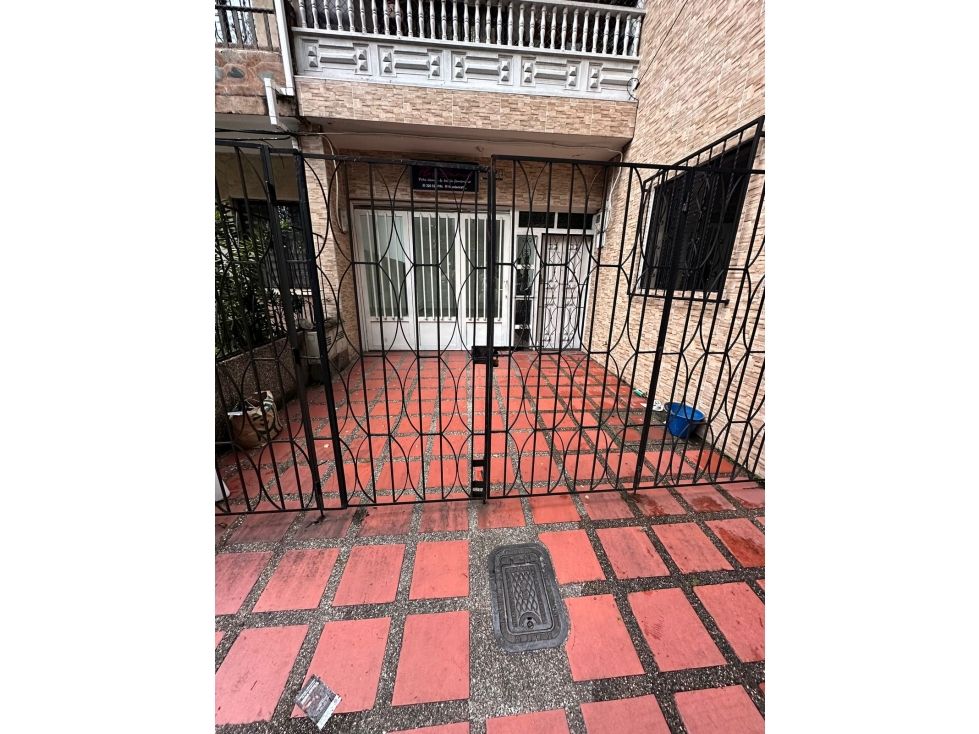 Casa en arriendo Antioquia Medellín Aures No1 85 m2 Habitaciones 2 Baños 1 Garajes 0 Precio $3200000
