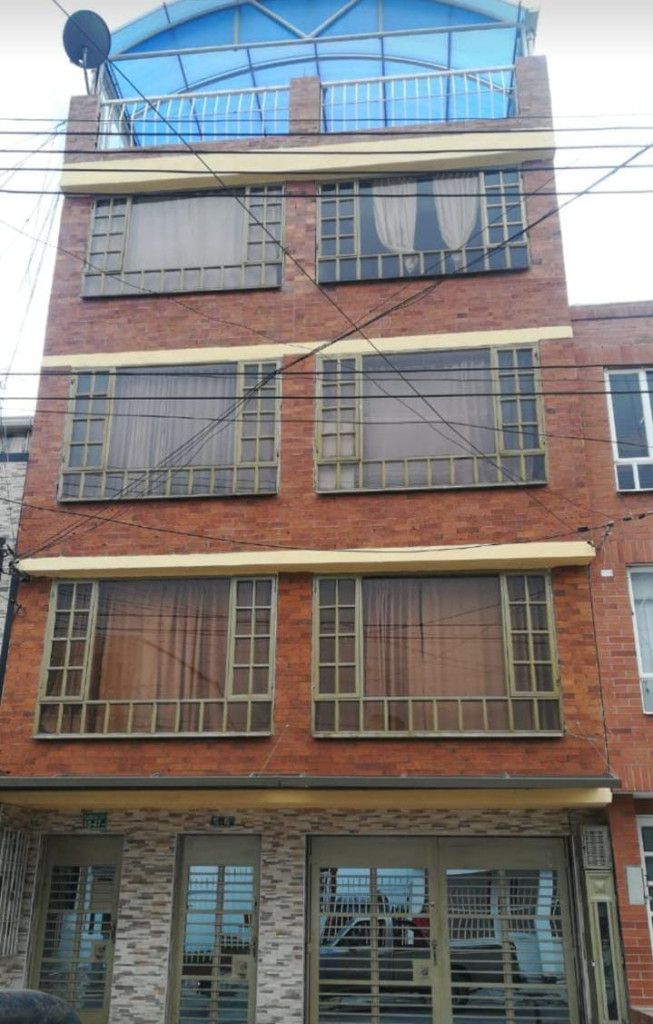 Edificio en venta Cundinamarca Bogotá Remanso 230 m2 Habitaciones 8 Baños 4 Garajes 1 Precio $1640000000