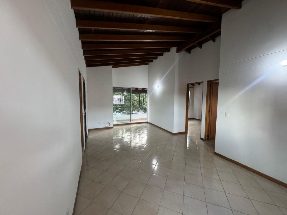 Apartamento en arriendo Antioquia Medellín Miravalle 60 m2 Habitaciones 2 Baños 1 Garajes 0 Precio $1900000