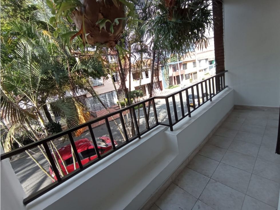 Casa en arriendo Antioquia Medellín Rosales 130 m2 Habitaciones 4 Baños 2 Garajes 0 Precio $3500000