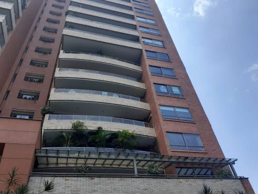 Apartamento en arriendo Antioquia Medellín El Tesoro 240 m2 Habitaciones 3 Baños 4 Garajes 1 Precio $9800000