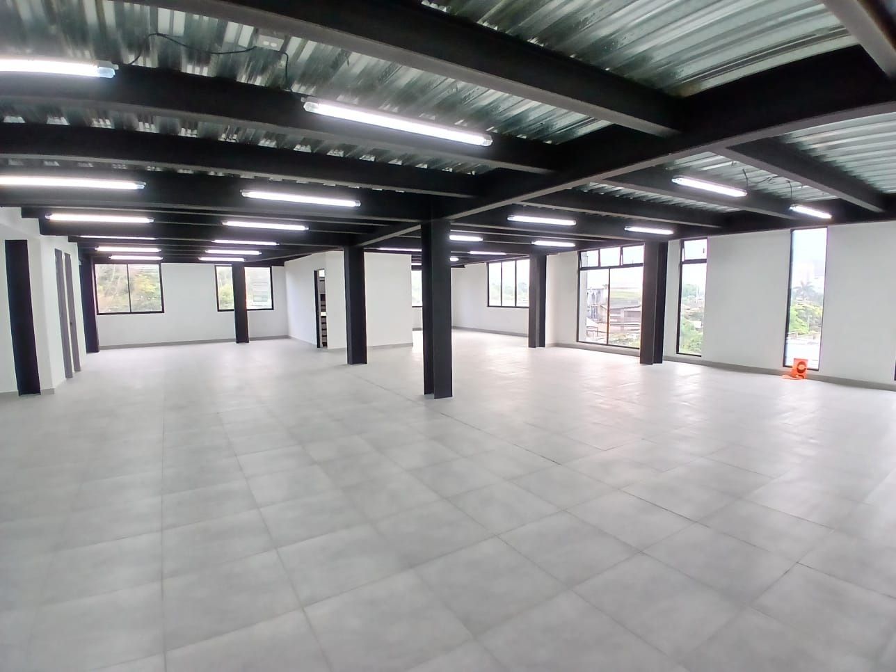 Bodega en arriendo Antioquia Medellín Tenche 200 m2 Habitaciones 0 Baños 2 Garajes 0 Precio $11000000