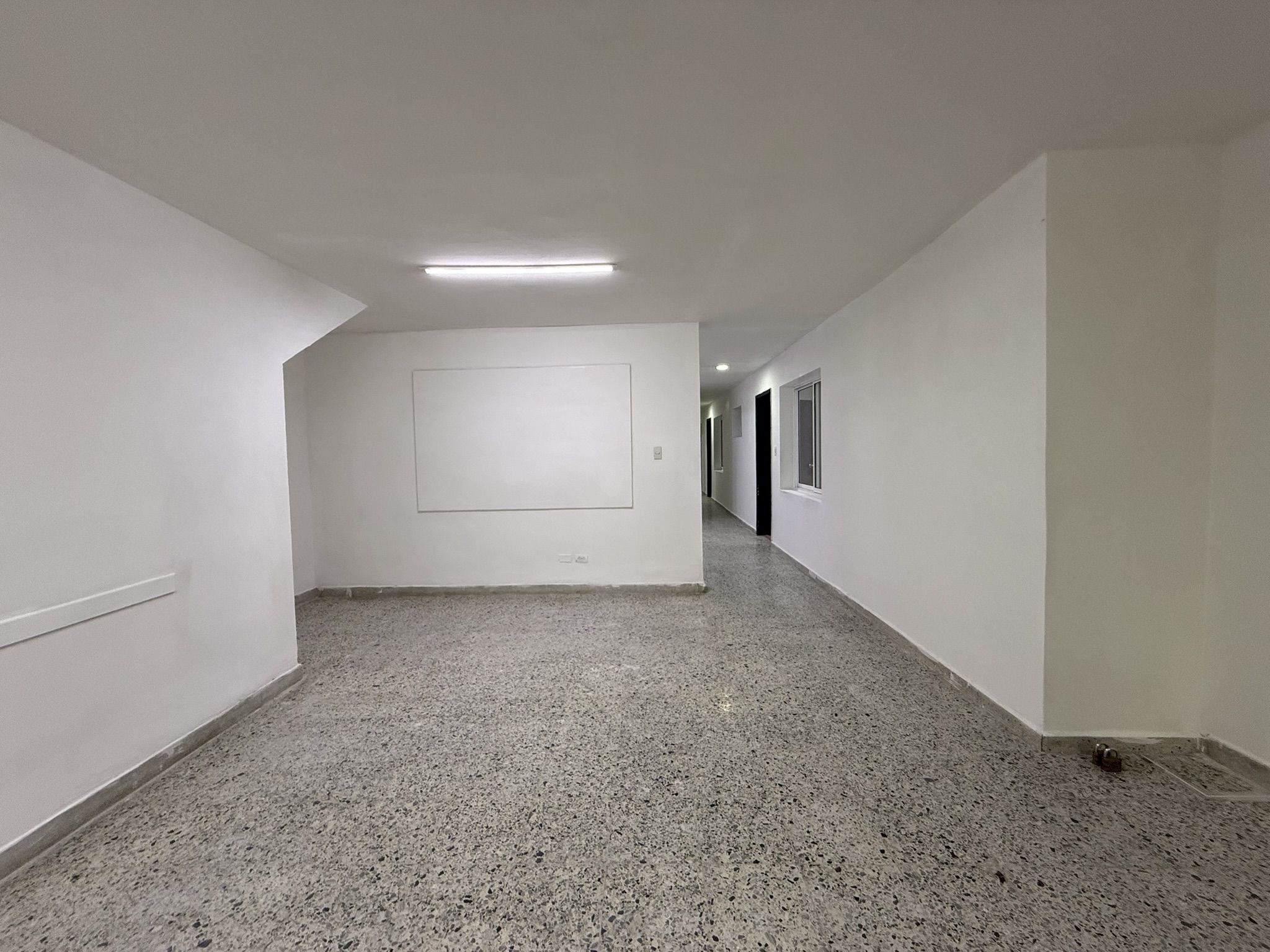 Local en arriendo Antioquia Medellín Boston 280 m2 Habitaciones 0 Baños 3 Garajes 0 Precio $10000000