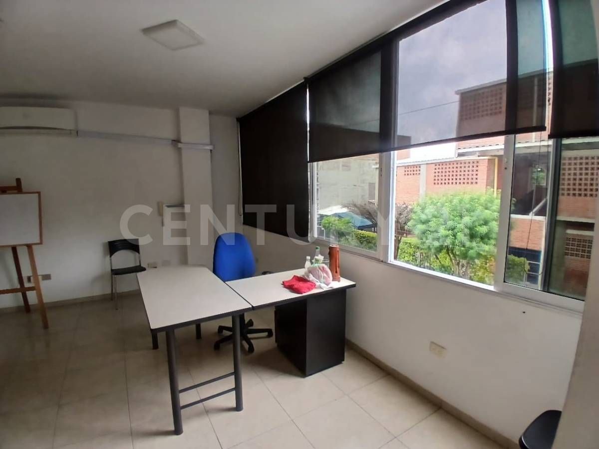 Oficina en arriendo Valle Del Cauca Cali Lili 42 m2 Habitaciones 0 Baños 1 Garajes 0 Precio $1300000