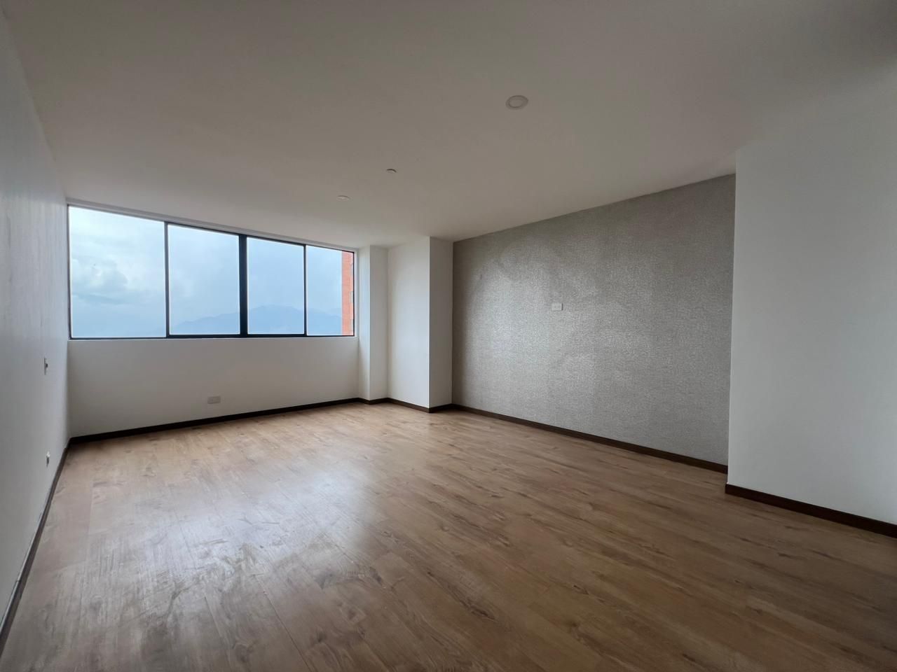 Apartamento en arriendo Antioquia Medellín Loma De Las Brujas 125 m2 Habitaciones 3 Baños 4 Garajes 2 Precio $7650000