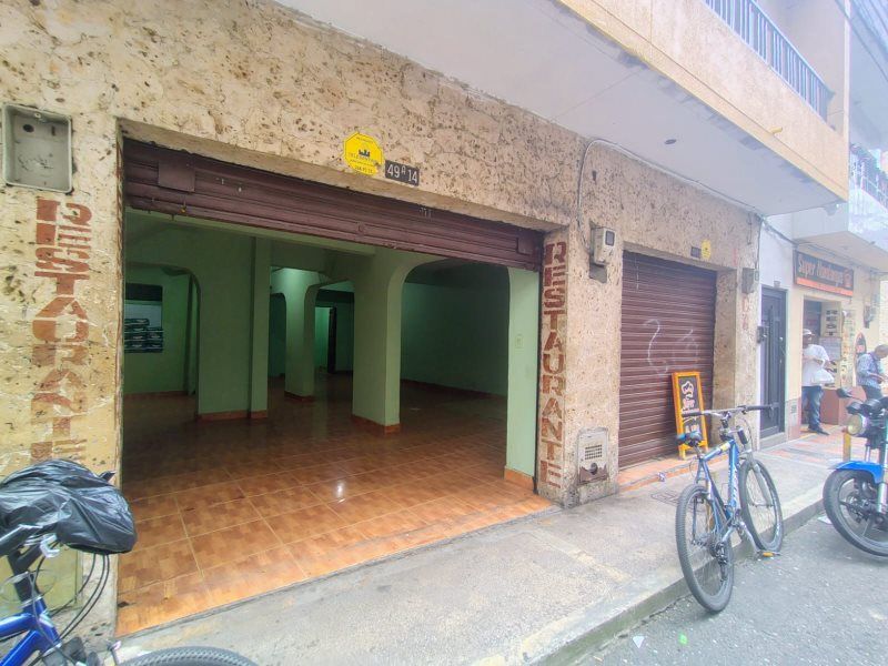 Local en arriendo o venta Antioquia Itagüí Centro 100 m2 Habitaciones 0 Baños 0 Garajes 0 Precio venta $800000000 Precio arriendo $4800000