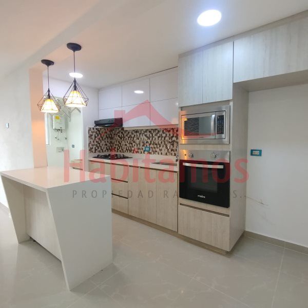 Apartamento en arriendo Antioquia Itagüí Vereda El Porvenir 72 m2 Habitaciones 3 Baños 2 Garajes 1 Precio $3000000