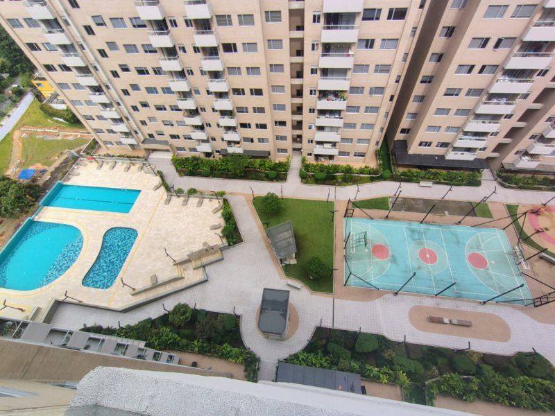 Apartamento en arriendo Antioquia Envigado Jardines 88 m2 Habitaciones 3 Baños 2 Garajes 1 Precio $4200000