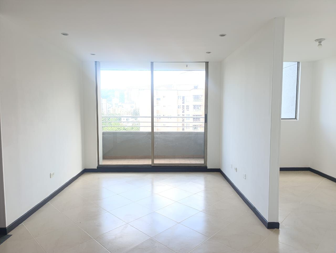 Apartamento en arriendo Antioquia Medellín Los Naranjos 76 m2 Habitaciones 3 Baños 2 Garajes 1 Precio $3650000