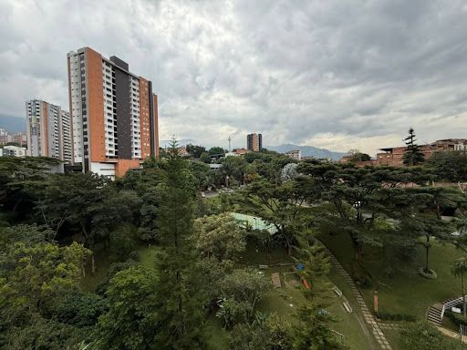 Apartamento en arriendo Antioquia Envigado Alto De Misael 130 m2 Habitaciones 3 Baños 2 Garajes 1 Precio $5000000
