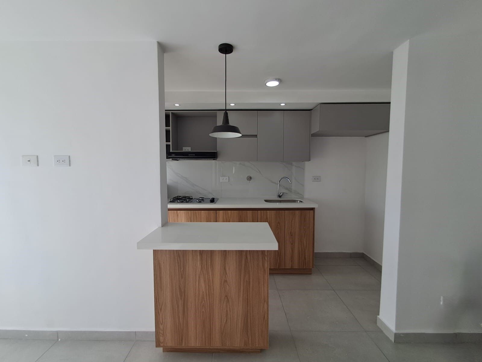 Apartamento en arriendo Antioquia Rionegro San Antonio 50 m2 Habitaciones 2 Baños 2 Garajes 1 Precio $1900000