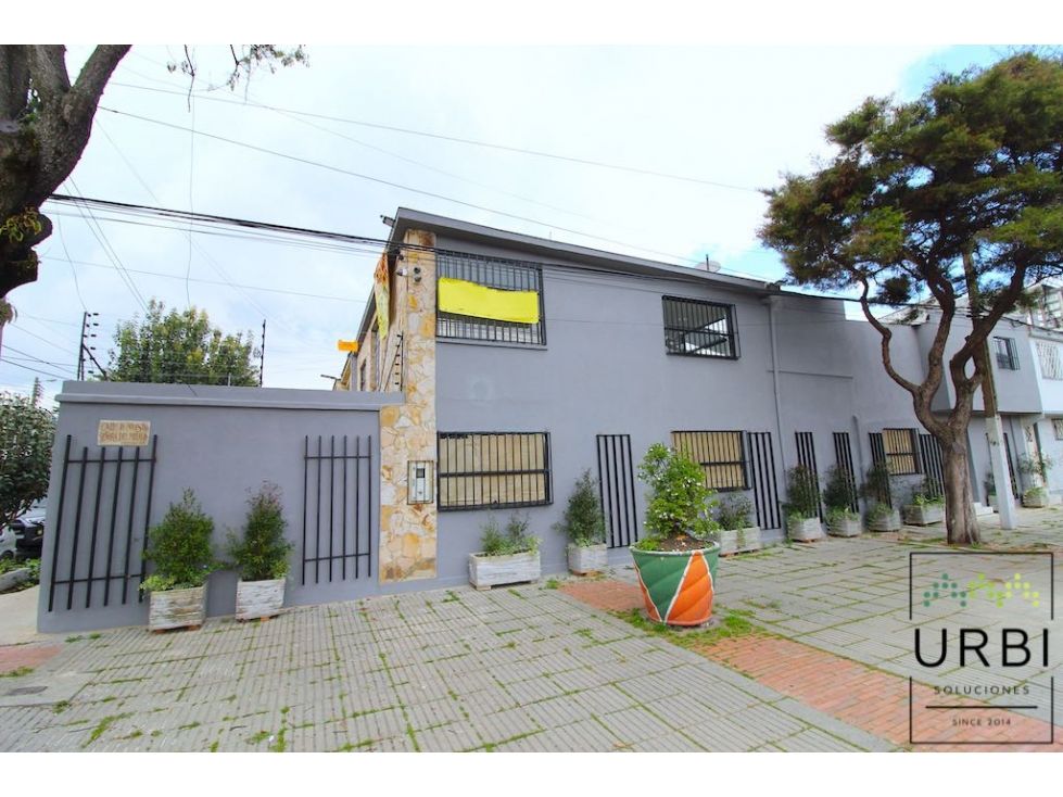 Casa en arriendo Cundinamarca Bogotá Alcazares 250 m2 Habitaciones 6 Baños 3 Garajes 2 Precio $7800000