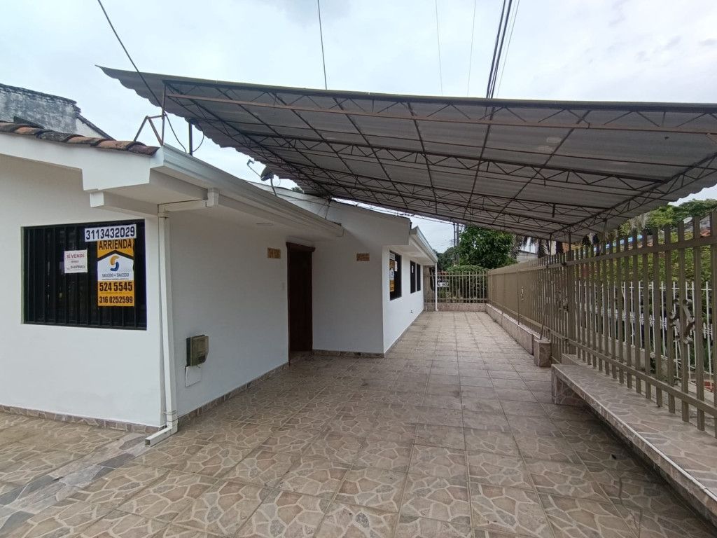 Casa en arriendo Valle Del Cauca Cali Ciudad Capri 180 m2 Habitaciones 4 Baños 2 Garajes 4 Precio $3000000