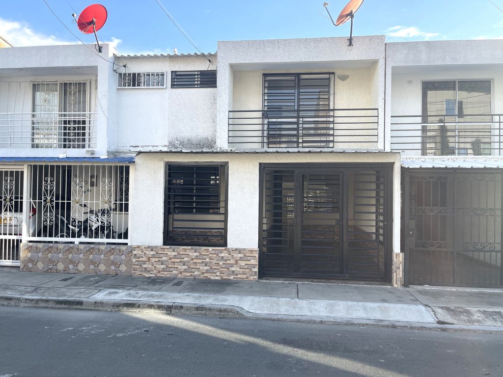 Casa en arriendo Valle Del Cauca Palmira Ub Tulipanes De La Italia Iii 85 m2 Habitaciones 4 Baños 3 Garajes 1 Precio $1200000