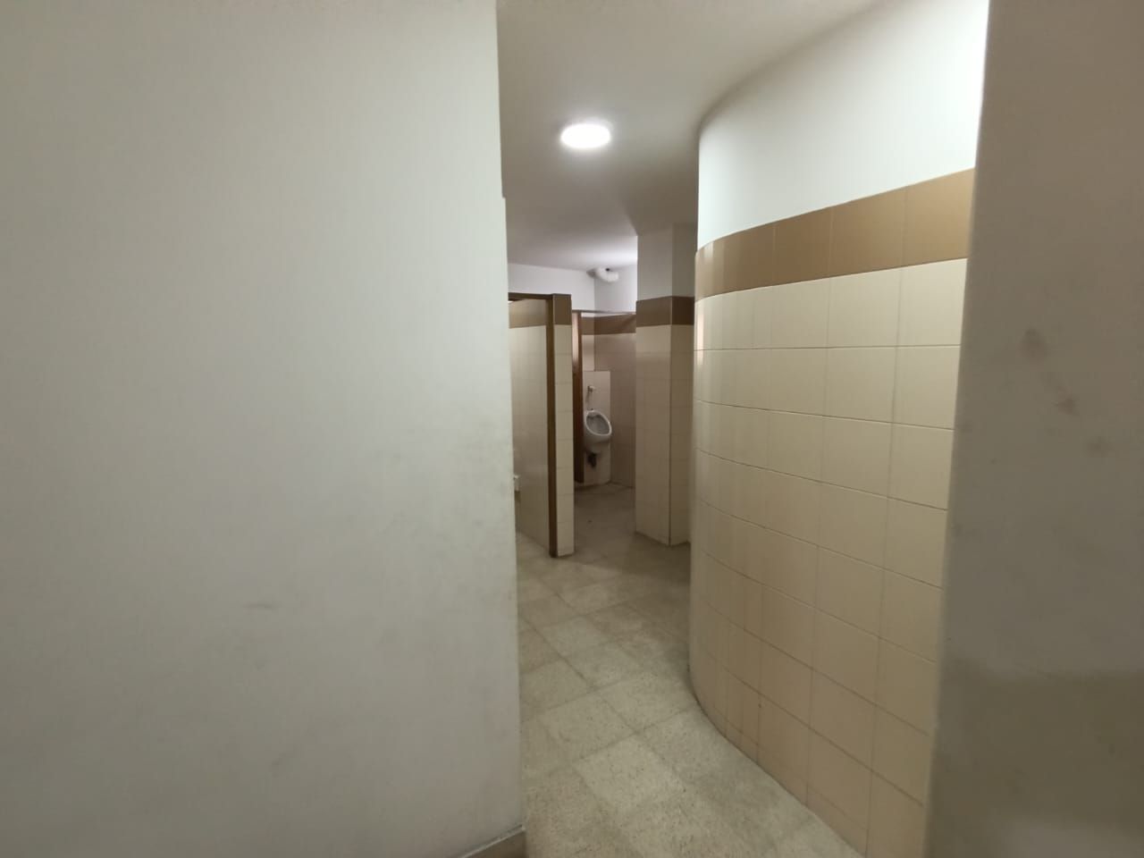 Local en arriendo Antioquia Medellín Villanueva 700 m2 Habitaciones 0 Baños 6 Garajes 0 Precio $14000000