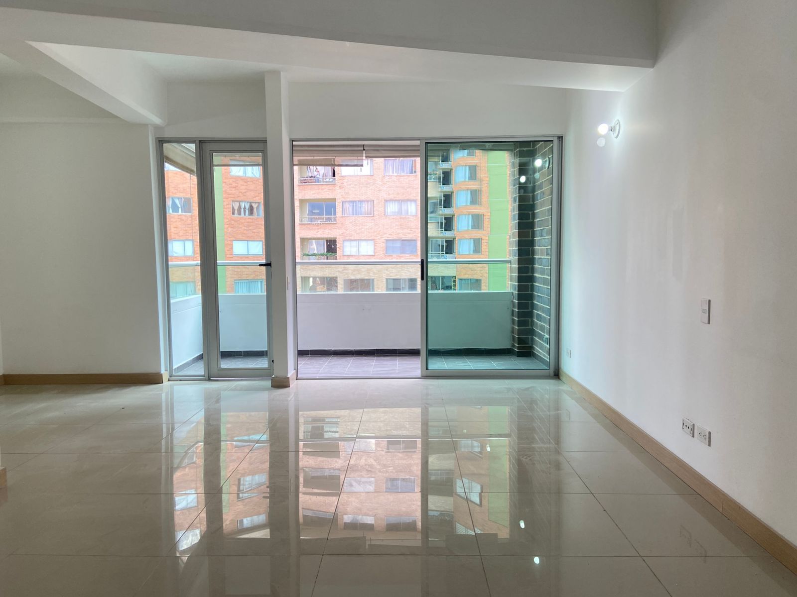 Apartamento en arriendo Antioquia Sabaneta Betania 77 m2 Habitaciones 2 Baños 2 Garajes 1 Precio $2950000