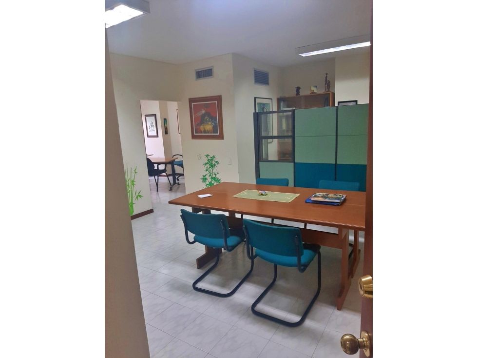 Oficina en venta Valle Del Cauca Cali Versalles 52 m2 Habitaciones 0 Baños 1 Garajes 1 Precio $235000000