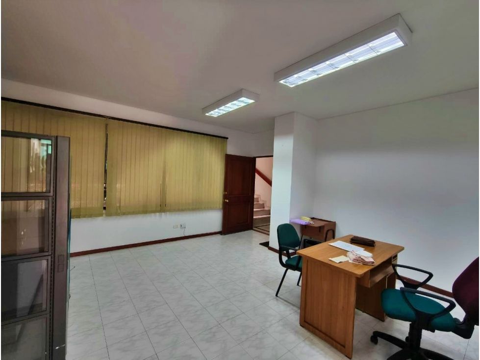 Oficina en venta Valle Del Cauca Cali Versalles 52 m2 Habitaciones 0 Baños 1 Garajes 1 Precio $209000000