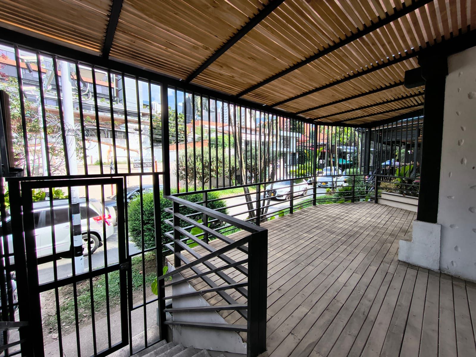 Local Comercial en arriendo Antioquia Medellín Patio Bonito 130 m2 Habitaciones 0 Baños 0 Garajes 0 Precio $14280000