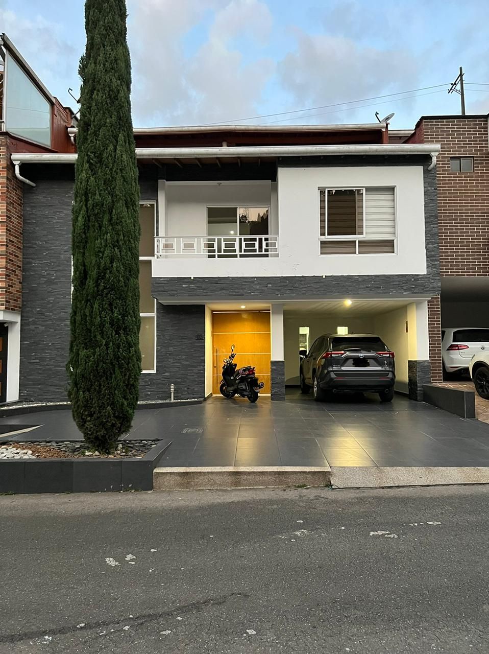 Casa en venta Antioquia Sabaneta Vereda La Doctora 100 m2 Habitaciones 5 Baños 5 Garajes 3 Precio $1300000000