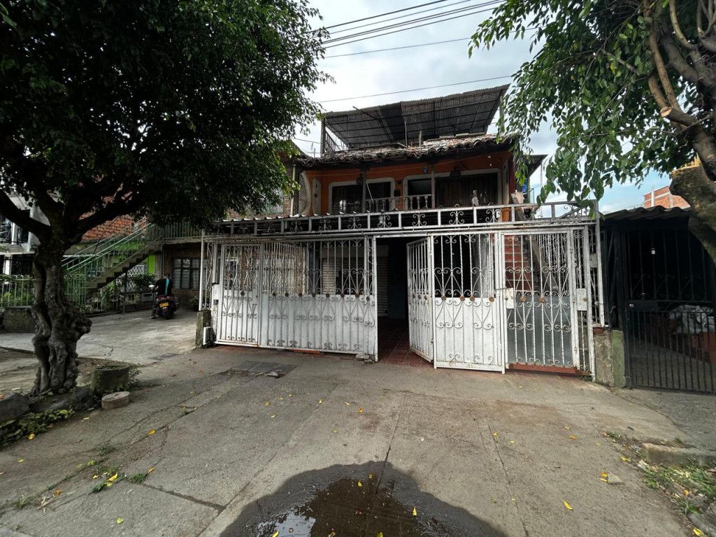 Casa en venta Valle Del Cauca Cali Ciudad Córdoba 228 m2 Habitaciones 5 Baños 3 Garajes 1 Precio $298000000