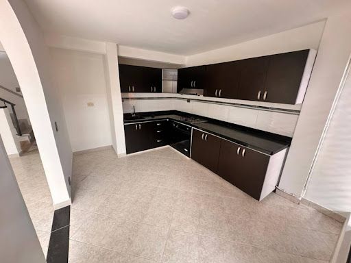 Casa en venta Tolima Ibagué Ub Varsovia Et Ii 210 m2 Habitaciones 5 Baños 6 Garajes 1 Precio $480000000