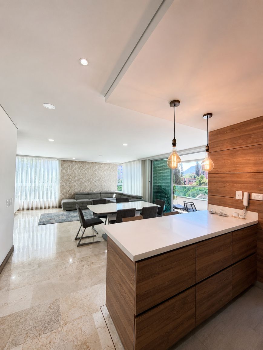 Apartamento en venta Antioquia Medellín La Linde 135 m2 Habitaciones 3 Baños 4 Garajes 2 Precio $1600000000