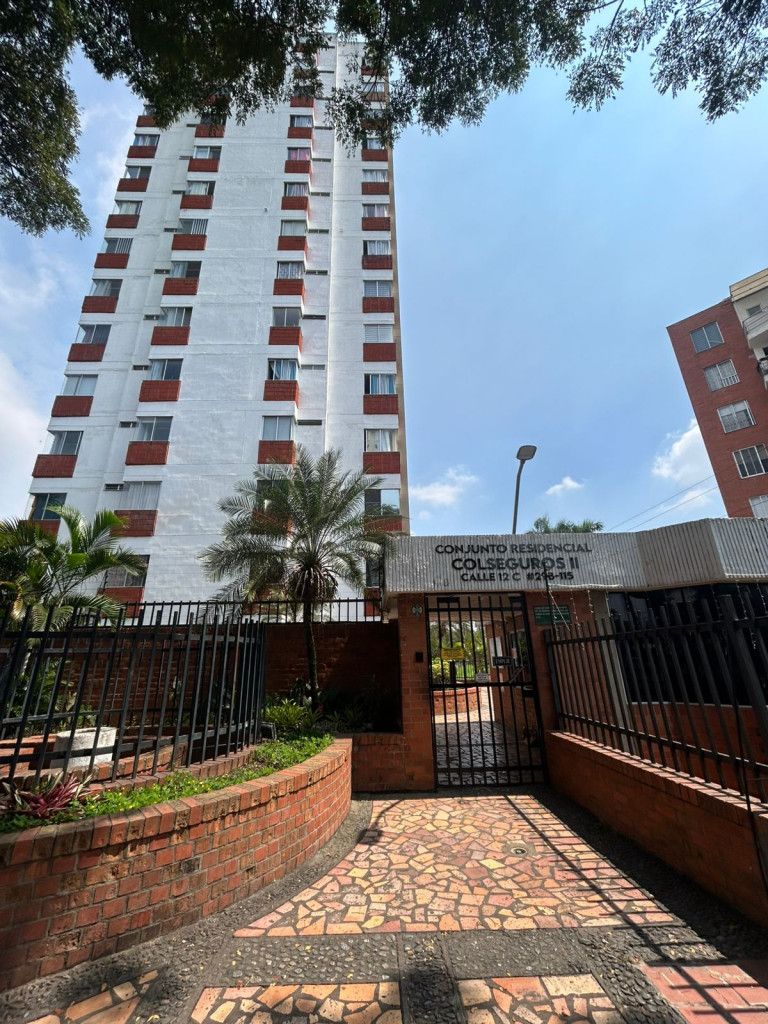 Apartamento en arriendo Valle Del Cauca Cali Colseguros Andes 70 m2 Habitaciones 3 Baños 3 Garajes 1 Precio $1550000