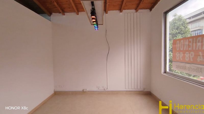 Oficina en arriendo Antioquia Medellín Suramericana 54 m2 Habitaciones 0 Baños 2 Garajes 0 Precio $4000000