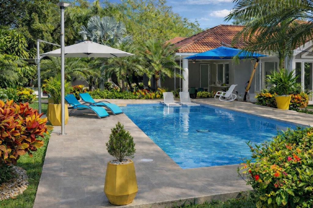 Casa en venta Valle Del Cauca Cali Nn 679 m2 Habitaciones 4 Baños 9 Garajes 12 Precio $4800000000