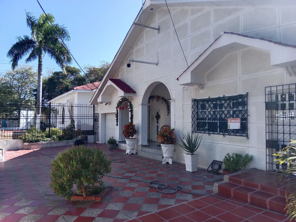Casa en venta Atlántico Barranquilla Bellavista 450 m2 Habitaciones 5 Baños 4 Garajes 7 Precio $1800000000