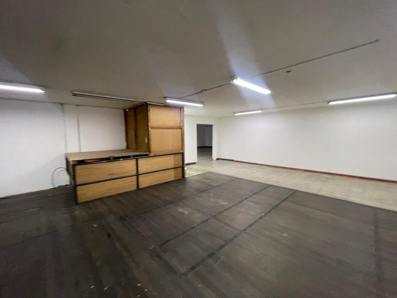 Bodega en arriendo Antioquia Medellín San Diego 350 m2 Habitaciones 0 Baños 3 Garajes 0 Precio $15000000