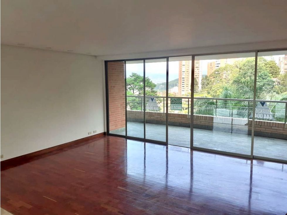 Apartamento en arriendo Antioquia Medellín El Tesoro 240 m2 Habitaciones 3 Baños 4 Garajes 2 Precio $9800000
