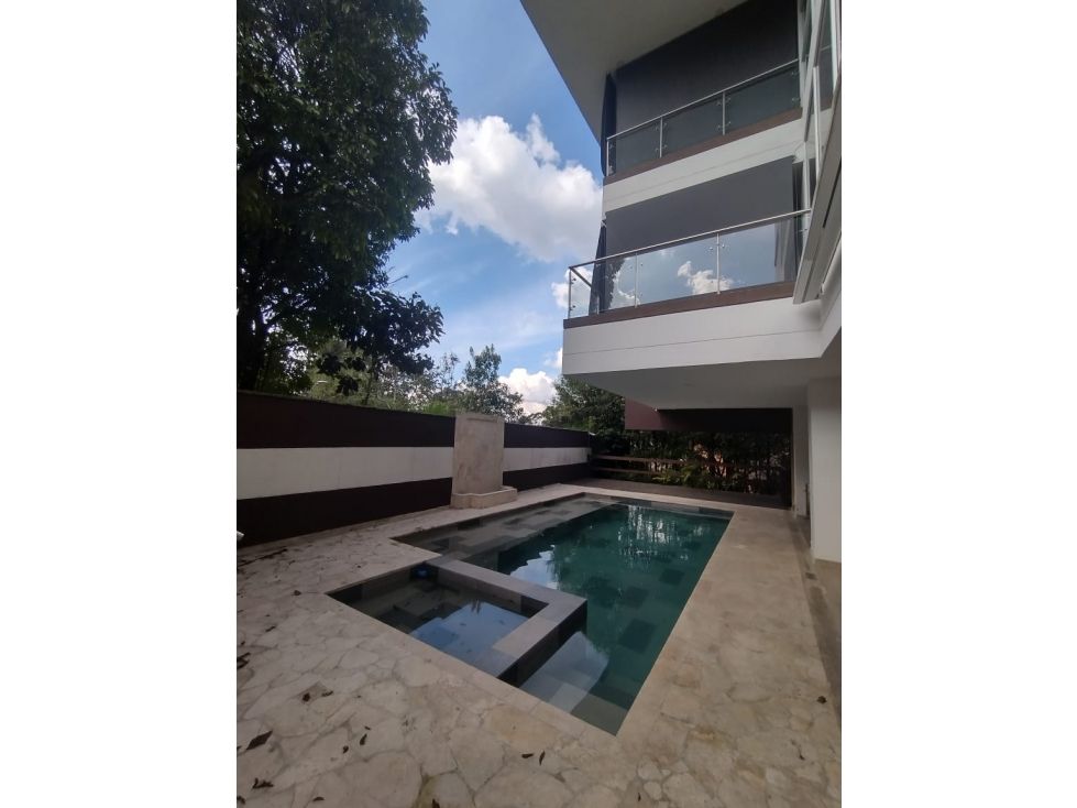 Casa en arriendo Antioquia Envigado Envigado 460 m2 Habitaciones 6 Baños 7 Garajes 4 Precio $23000000