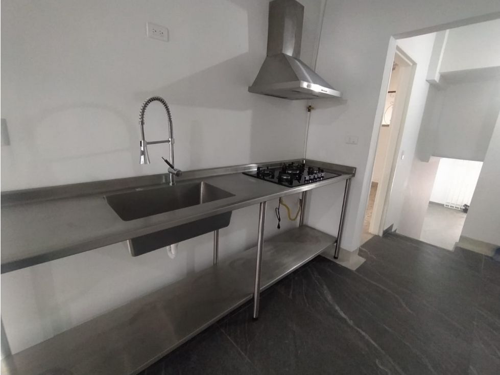 Casa en arriendo Antioquia Medellín Los Conquistadores 350 m2 Habitaciones 6 Baños 4 Garajes 2 Precio $13000000