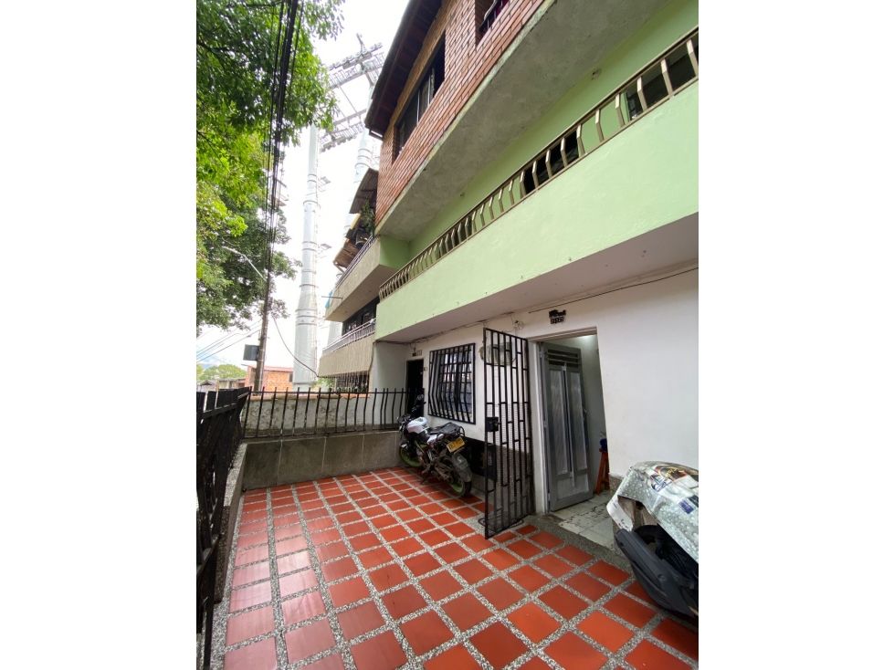 Apartamento en venta Antioquia Medellín Pedregal 120 m2 Habitaciones 5 Baños 1 Garajes 0 Precio $310000000