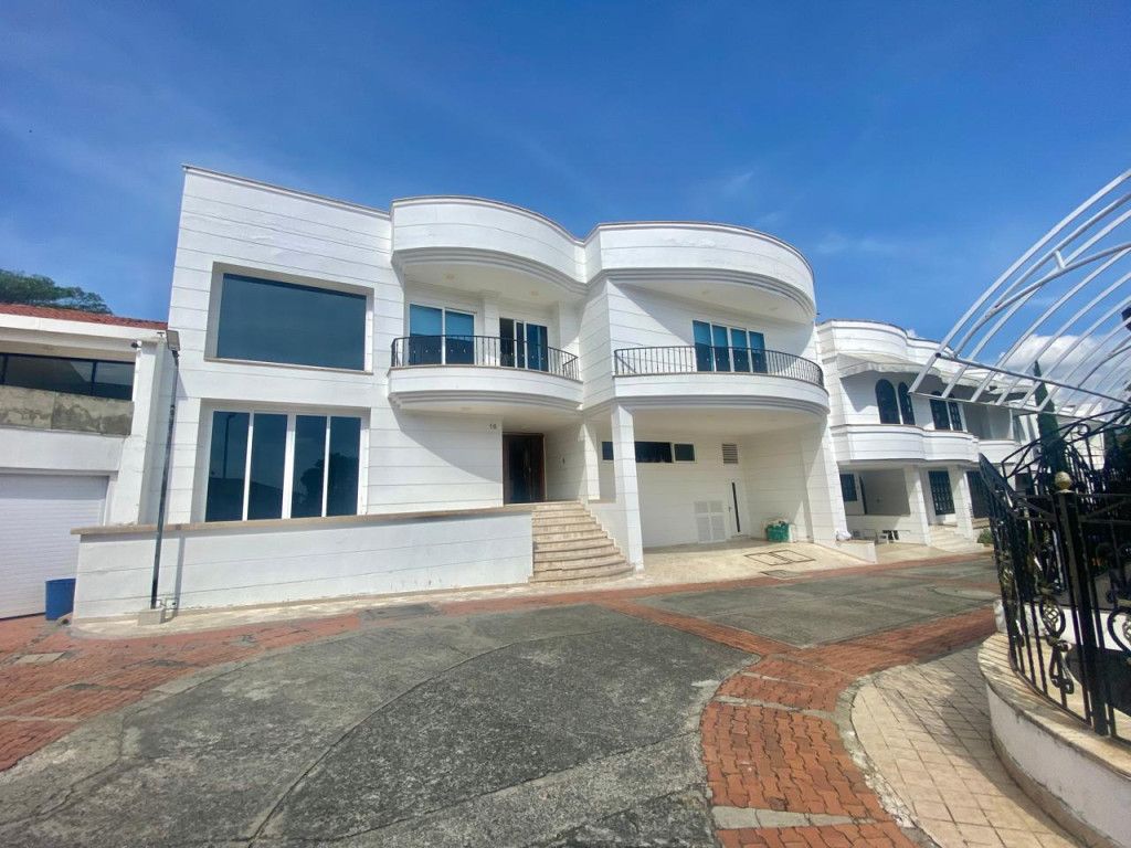 Casa en venta Valle Del Cauca Cali Condominio Rivera Campestre 350 m2 Habitaciones 5 Baños 6 Garajes 2 Precio $2000000000