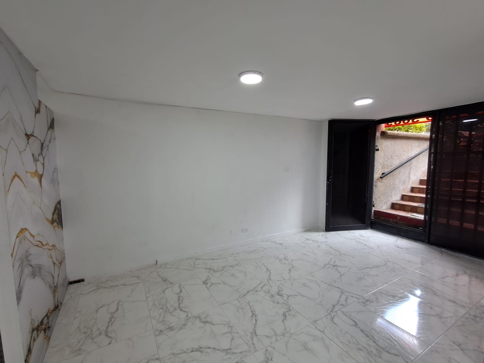Oficina en arriendo Antioquia Medellín Laureles 50 m2 Habitaciones 0 Baños 1 Garajes 0 Precio $3250000