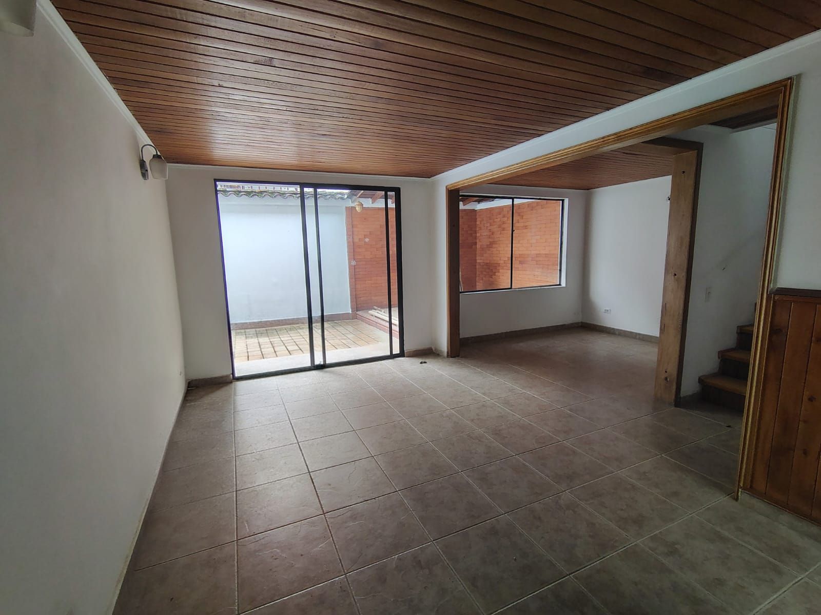 Casa en arriendo Antioquia Envigado La Mesa 110 m2 Habitaciones 3 Baños 2 Garajes 1 Precio $3800000