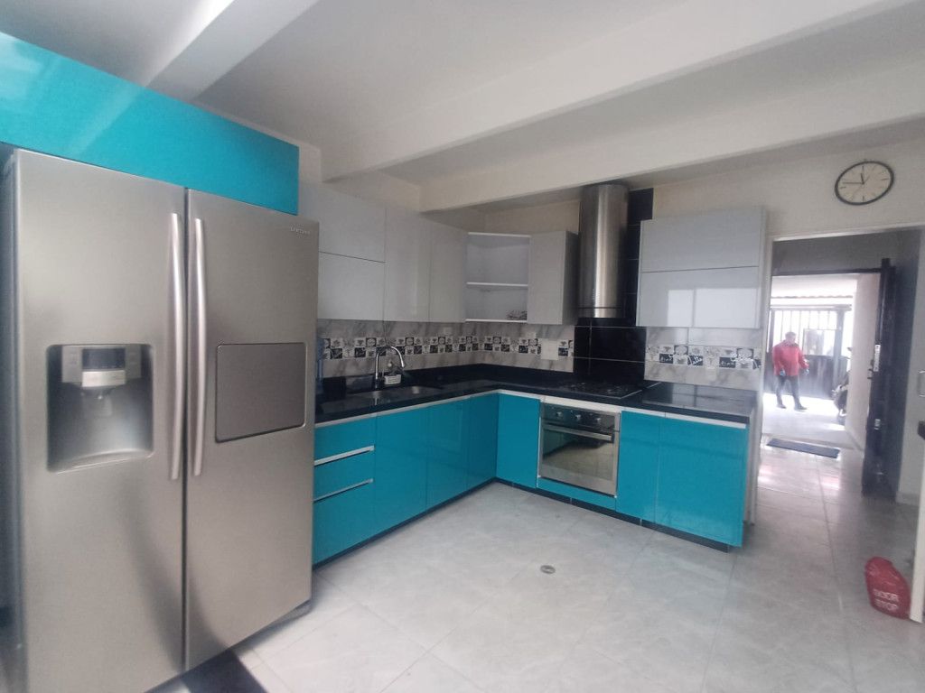 Casa en venta Cundinamarca Bogotá La Cabrera 200 m2 Habitaciones 5 Baños 3 Garajes 3 Precio $750000000