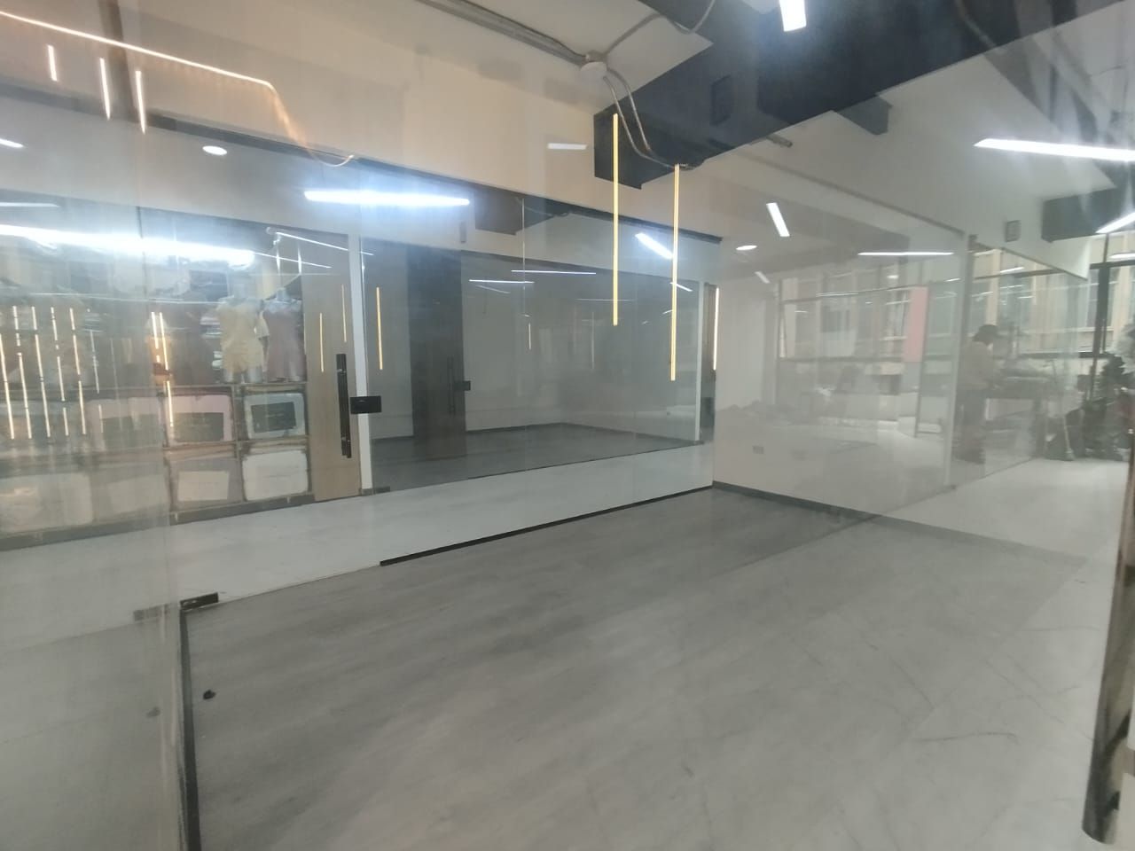 Local en arriendo Antioquia Medellín El Rincon 13 m2 Habitaciones 0 Baños 0 Garajes 0 Precio $2000000